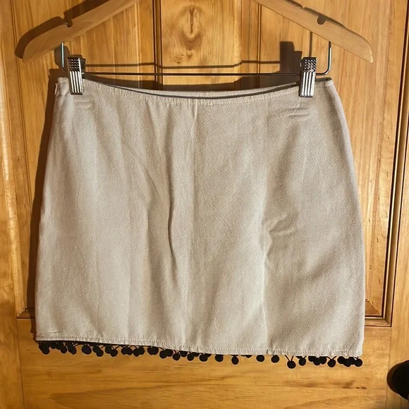 ❤️ Adorable Altar’d State Embroidered Mini Skirt, NWT!& Matching Pom Earrings 😍 - Picture 3 of 16